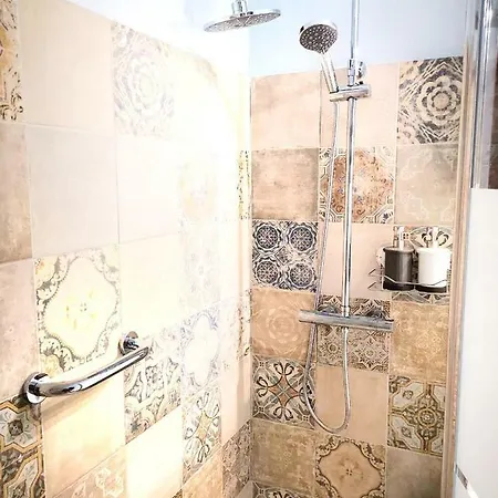 Lola5 Apartman
